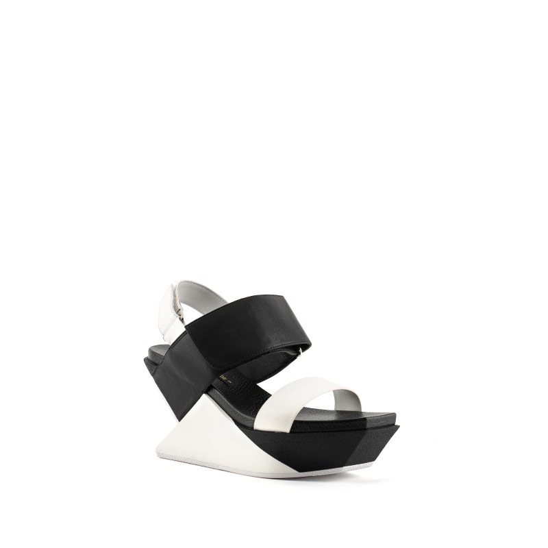 Delta Wedge Sandal Mono