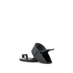 Loop Toe Hi Cube Ring Black